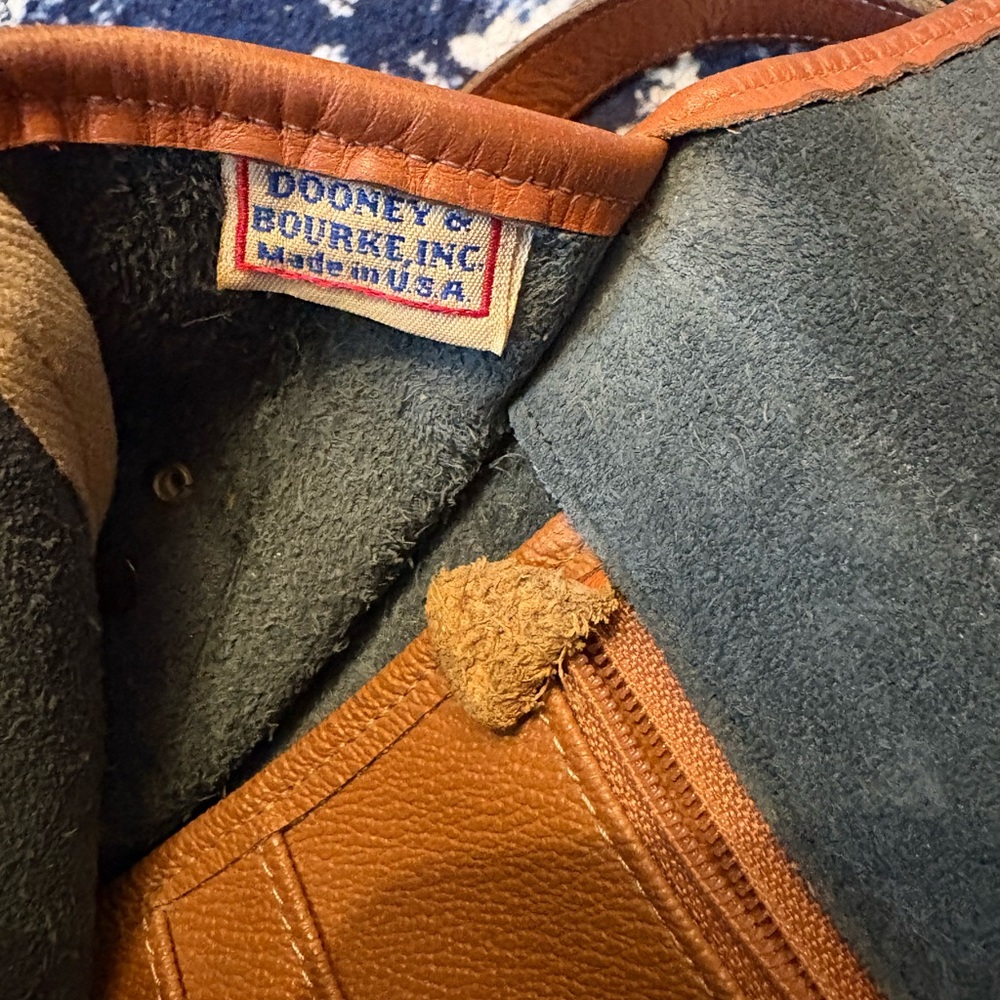 Vintage Dooney & Bourke Leather Messenger Bag - Picture 7 of 11